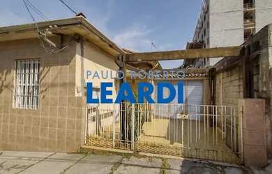 Imagem: A casa possui 5 Dormitórios, 3 Banheiros, 2 Vagas na garagem