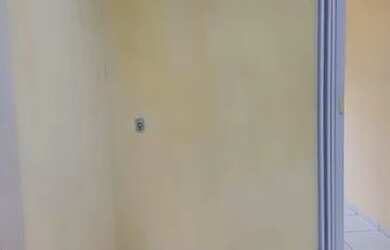 Imagem: A casa possui 2 Dormitórios, 1 Banheiro e está localizado