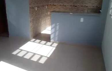 Imagem: A casa possui 2 Dormitórios, 1 Banheiro, 1 Vaga na garagem