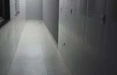 Imagem: O apartamento possui 2 Dormitórios, 1 Banheiro, 2 Vagas na