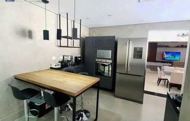 Imagem: A casa em condomínio possui 3 Dormitórios, 4 Banheiros, 4