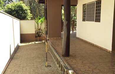 Imagem: A casa em condomínio possui 3 Dormitórios, 1 Banheiro, 2 Vagas