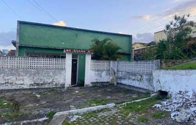 Imagem: A casa possui 5 Dormitórios, 3 Banheiros, 600m² de Área e