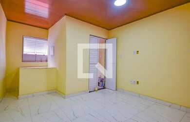 Imagem: A casa possui 2 Dormitórios, 2 Banheiros, 76m² de Área e