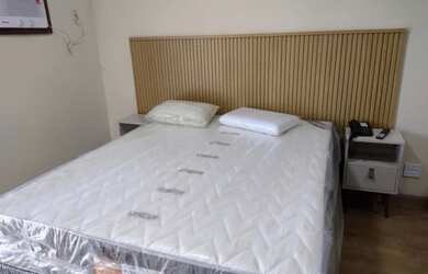 Imagem: A kitnet possui 1 Dormitório, 1 Banheiro, 1 Vaga na garagem