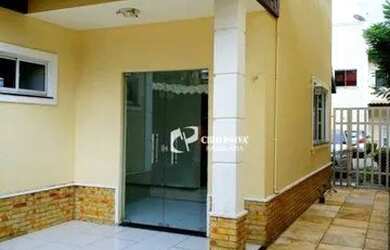 Imagem: A casa possui 3 Dormitórios, 3 Banheiros, 2 Vagas na garagem