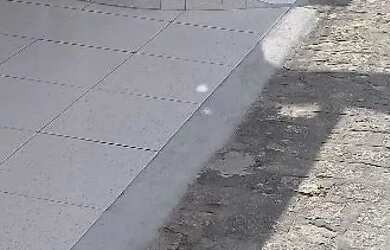 Imagem: A casa possui 3 Dormitórios, 1 Banheiro, 3 Vagas na garagem