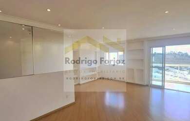 Imagem: O apartamento possui 2 Dormitórios, 2 Banheiros, 2 Vagas na