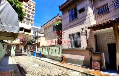 Imagem: A casa possui 2 Dormitórios, 2 Banheiros, 1 Vaga na garagem