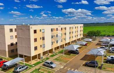 Imagem: O apartamento possui 2 Dormitórios, 1 Banheiro, 1 Vaga na garagem