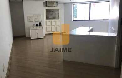 Imagem: O depósito possui 2 Vagas na garagem, 53m² de Área e está