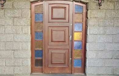 Imagem: A casa possui 3 Dormitórios, 3 Banheiros, 2 Vagas na garagem