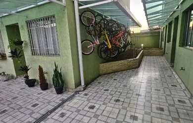 Imagem: A casa possui 2 Dormitórios, 1 Banheiro, 1 Vaga na garagem