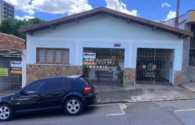 Imagem: A casa possui 3 Dormitórios, 2 Banheiros, 1 Vaga na garagem