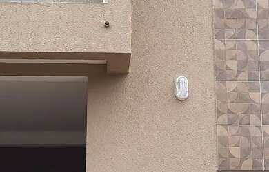 Imagem: A casa possui 3 Dormitórios, 2 Banheiros, 1 Vaga na garagem