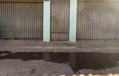 Imagem: A casa possui 5 Dormitórios, 3 Banheiros, 2 Vagas na garagem