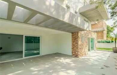 Imagem: O apartamento possui 3 Dormitórios, 2 Banheiros, 4 Vagas na