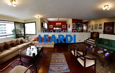 Imagem: O apartamento possui 4 Dormitórios, 4 Banheiros, 4 Vagas na