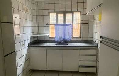 Imagem: O apartamento possui 2 Dormitórios, 1 Banheiro, 2 Vagas na