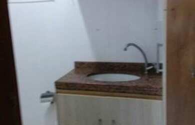 Imagem: A casa possui 3 Dormitórios, 3 Banheiros, 1 Vaga na garagem