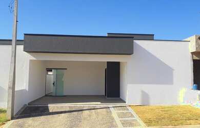 Imagem: A casa em condomínio possui 3 Dormitórios, 3 Banheiros, 4