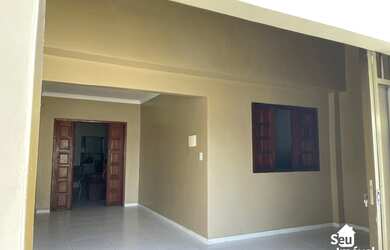 Imagem: A casa possui 2 Dormitórios, 1 Banheiro, 1 Vaga na garagem