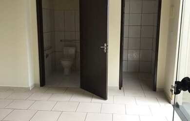 Imagem: O depósito possui 2 Vagas na garagem, 31m² de Área e está