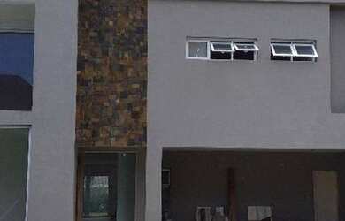 Imagem: A casa em condomínio possui 4 Dormitórios, 5 Banheiros, 4