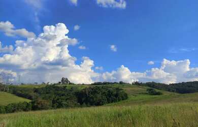 Imagem: O terreno possui 600m² de Área e está localizado em Nova
