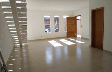 Imagem: Excelente casa com 3 dorm. 1suíte e 2 vagas em Cajamar