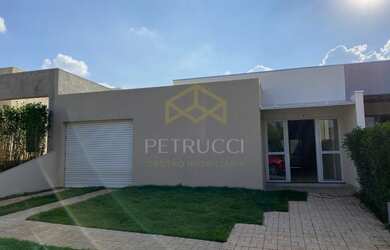 Imagem: A casa em condomínio possui 3 Dormitórios, 2 Banheiros, 4