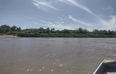 Imagem 1: Fazenda Cocalinho MT beira rio Araguaia sede energia solar, 5 minutos...
