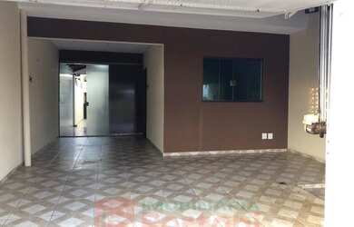 Imagem: A casa possui 2 Dormitórios, 1 Banheiro, 1 Vaga na garagem