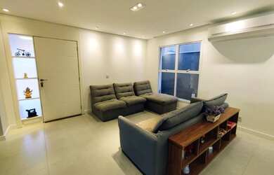 Imagem: A casa em condomínio possui 3 Dormitórios, 4 Banheiros, 3