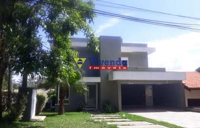 Imagem: A casa possui 3 Dormitórios, 5 Banheiros, 2 Vagas na garagem