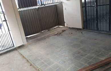 Imagem: A casa possui 3 Dormitórios, 2 Banheiros, 1 Vaga na garagem