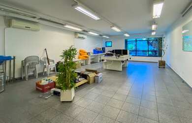 Imagem: O depósito possui 213m² de Área e está localizado em Vila