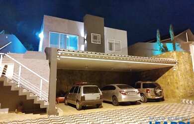 Imagem: A casa em condomínio possui 3 Dormitórios, 2 Banheiros, 4