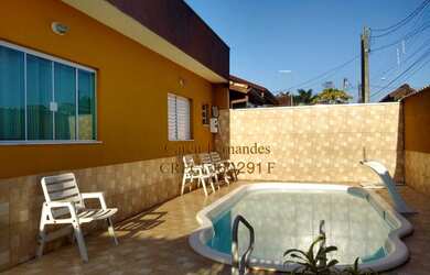 Imagem: A casa possui 2 Dormitórios, 1 Banheiro, 3 Vagas na garagem