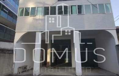 Imagem: O depósito possui 5 Vagas na garagem, 360m² de Área e está