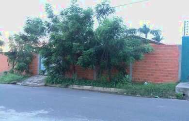 Imagem: A casa possui 2 Dormitórios, 1 Banheiro, 5 Vagas na garagem