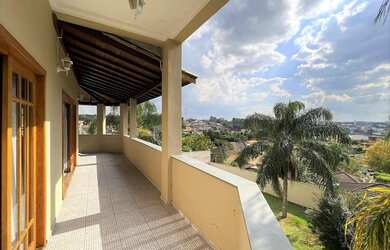 Imagem 11: Linda Casa com 4 dorm/3 sts - Salões festas e jogos, piscina, gourmet