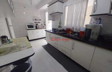 Imagem: A casa em condomínio possui 3 Dormitórios, 2 Banheiros, 2