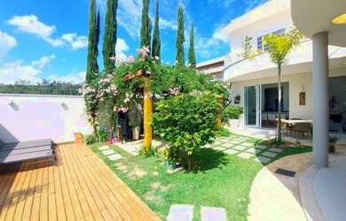 Imagem: A casa em condomínio possui 3 Dormitórios, 3 Banheiros, 4