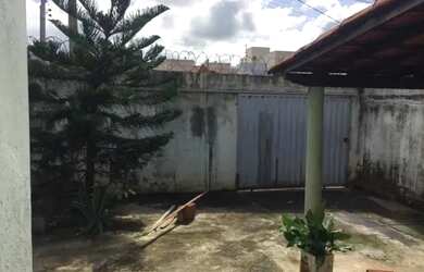 Imagem: A casa possui 2 Dormitórios, 1 Banheiro, 80m² de Área e