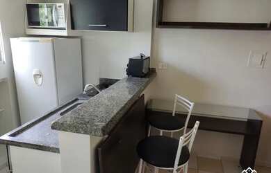 Imagem: A kitnet possui 1 Dormitório, 1 Banheiro, 1 Vaga na garagem