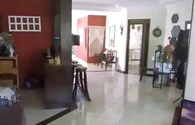 Imagem: A casa em condomínio possui 5 Dormitórios, 5 Banheiros, 2