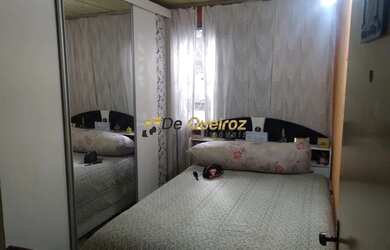 Imagem: A casa possui 2 Dormitórios, 1 Banheiro, 1 Vaga na garagem