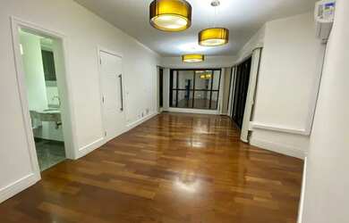 Imagem: O apartamento possui 4 Dormitórios, 4 Banheiros, 2 Vagas na