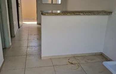 Imagem: A casa possui 2 Dormitórios, 1 Banheiro e está localizado